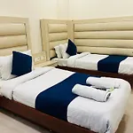Hotel Sapphire International 100 Meters From The New Delhi Railway Station