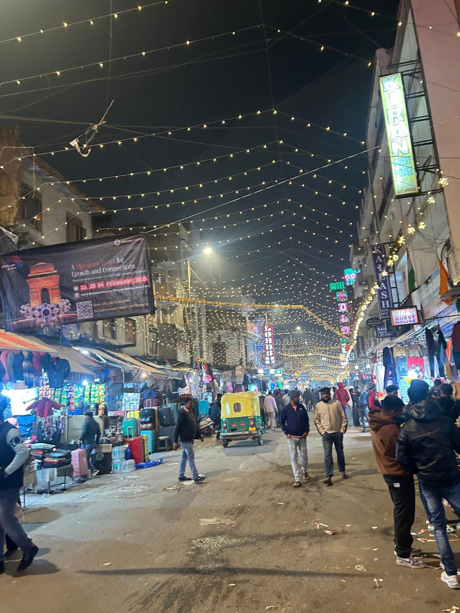 Hotel Sapphire International 100 Meters From The Railway Station New Delhi